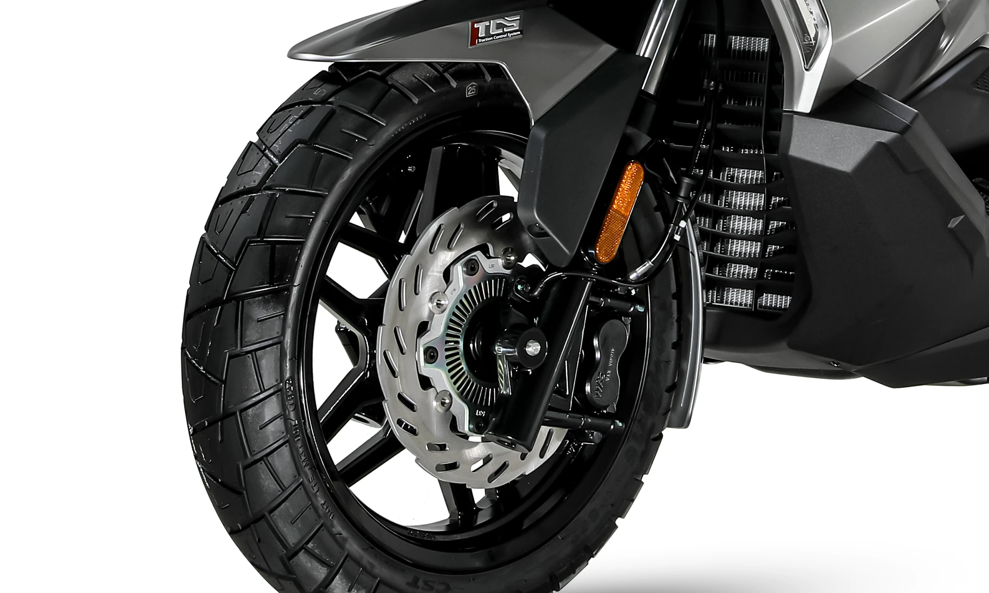 ブレーキ性能を向上させるローブディスクと、ホイールのロックアップを防ぎ常に安定性を確保するBOSHI製ABSにより、より効率的で安全なブレーキを実現。